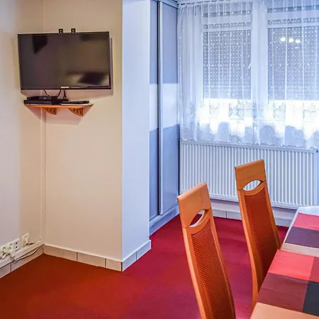 Апартаменты In With Kitchen Оструда