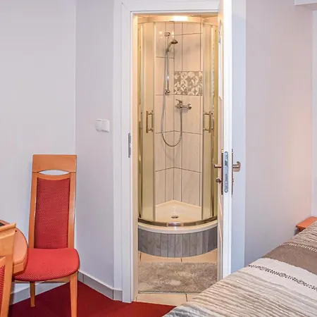 2 Bedroom Beautiful In Appartement Ostróda