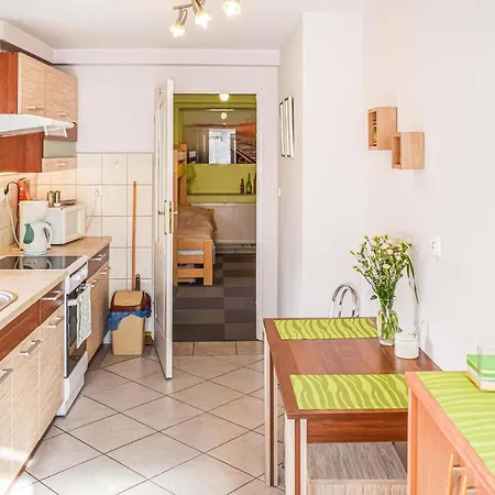 Апартаменты In With Kitchen Оструда