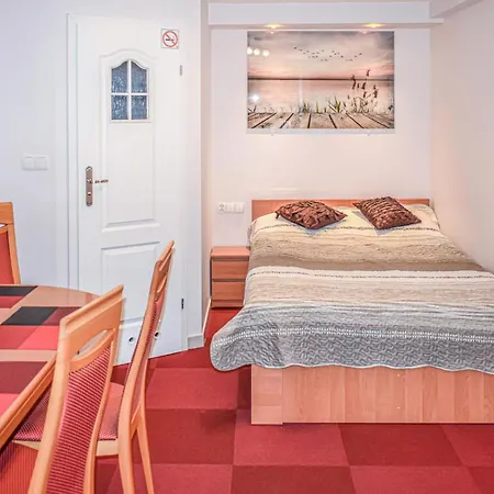 Apartment In With Kitchen *